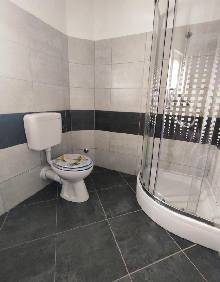 Three Lions Apartment Number 2 Pula Ngoại thất bức ảnh