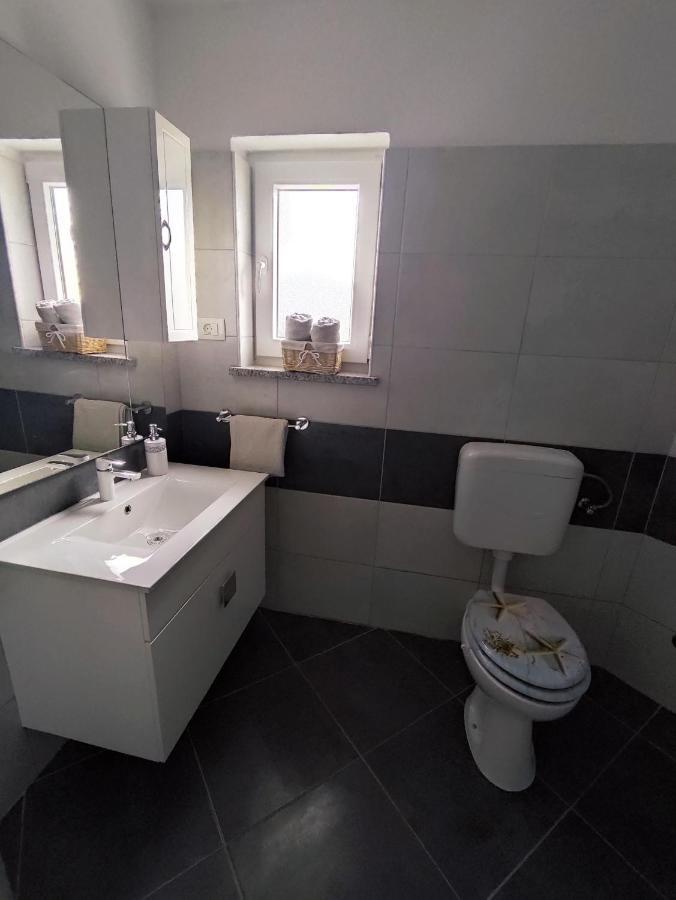 Three Lions Apartment Number 2 Pula Ngoại thất bức ảnh