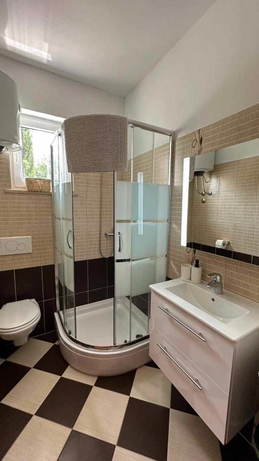 Three Lions Apartment Number 2 Pula Ngoại thất bức ảnh